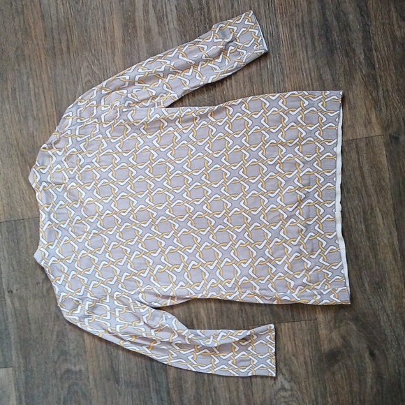 Banana Republic Button-Down Cardigan. - Picture 11 of 11